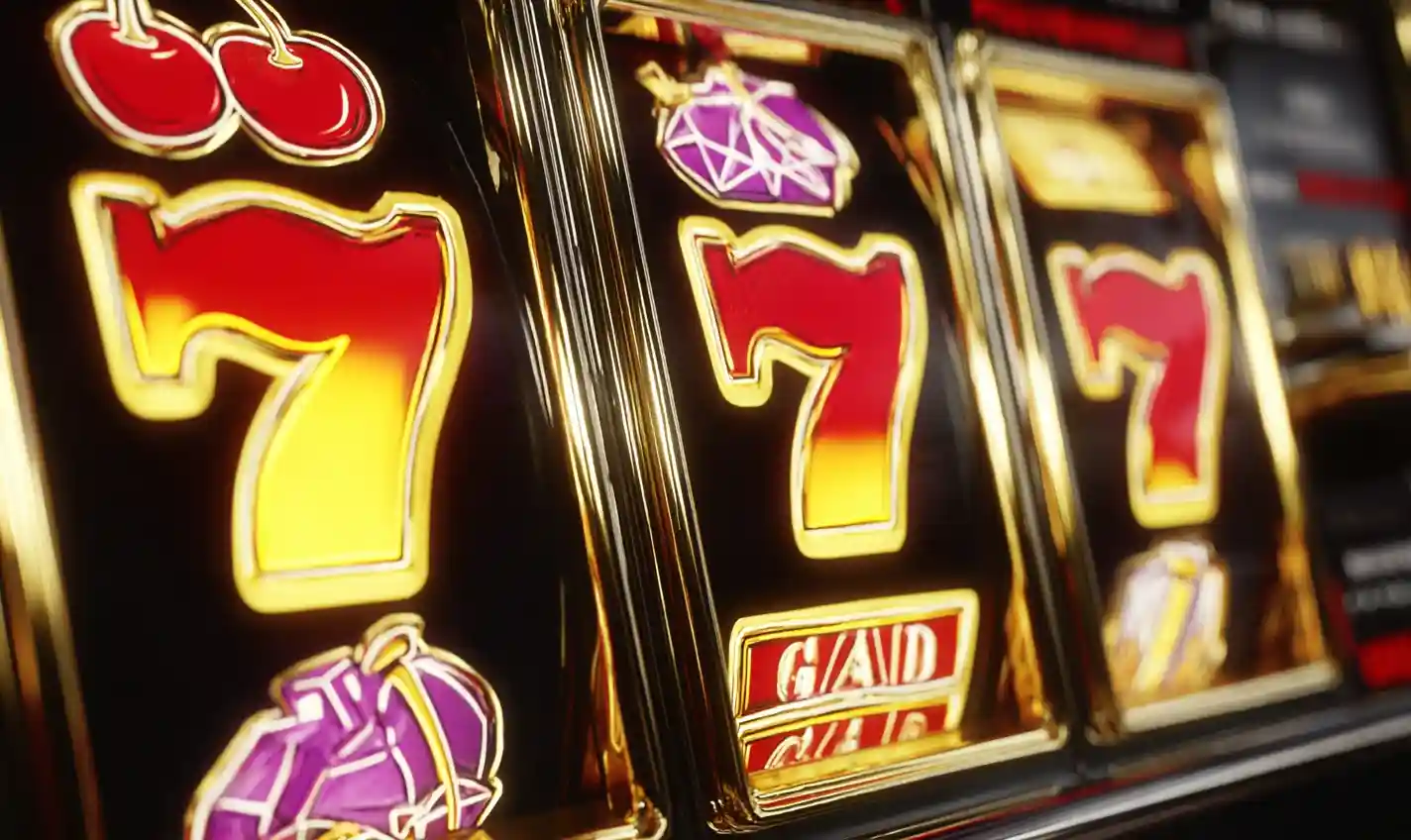 how are jackpots funded in online slots?